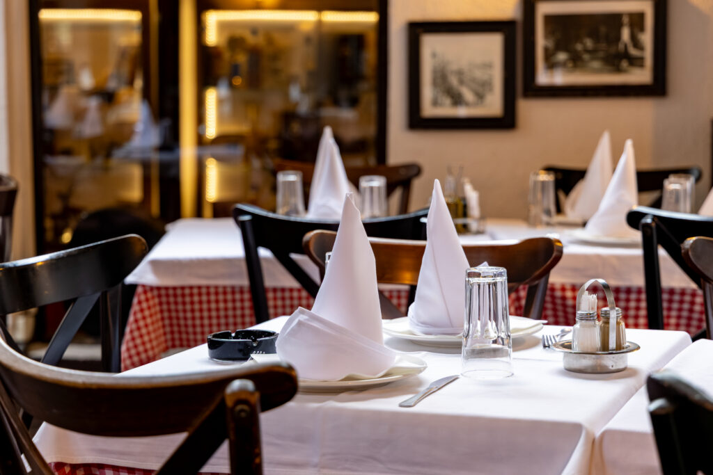 RESTORAN TRI ŠEšIRA